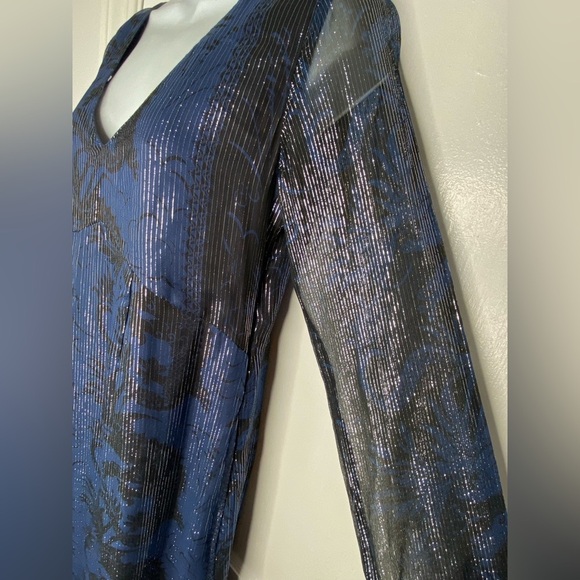 LA PLAGE Elegant Blue and Silver Sheer Dress - Picture 10 of 11